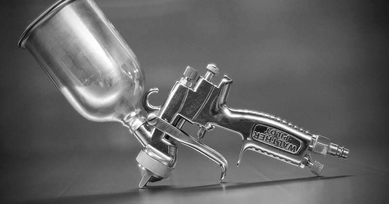 Peindre un plafond au pistolet : la méthode pro pour un rendu parfait