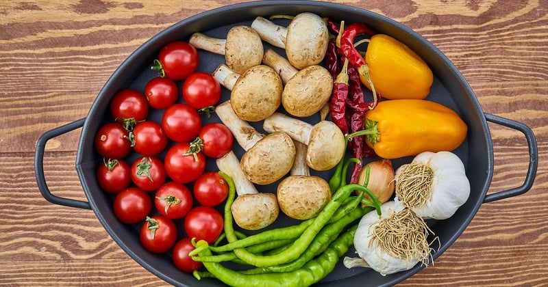 Staub ou le creuset : lequel choisir pour vos mijotés parfaits ?