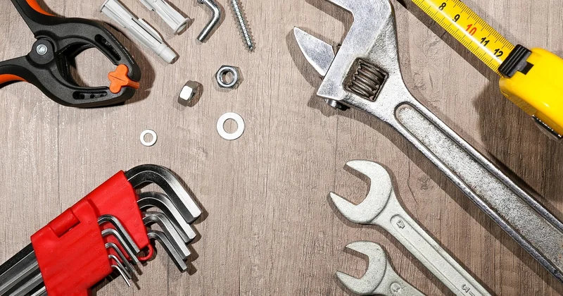 La règle universelle : à droite pour serrer, à gauche pour desserrer