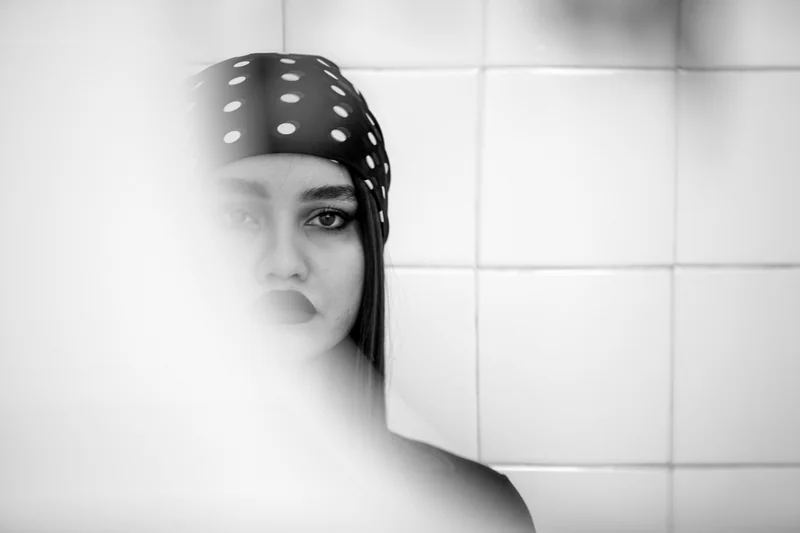 Pourquoi ces vers noirs apparaissent-ils dans tes toilettes ?